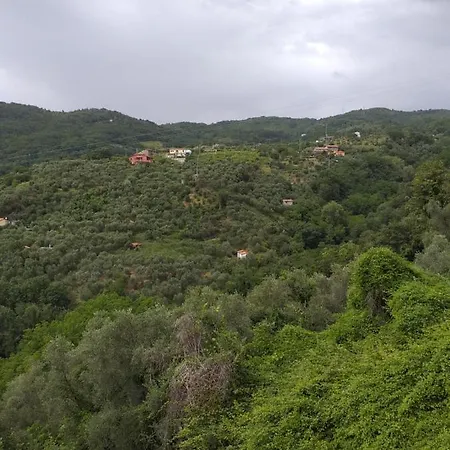 別荘 Casa Di Vecchio Borgo サルツァーナ