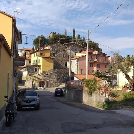 別荘 Casa Di Vecchio Borgo サルツァーナ